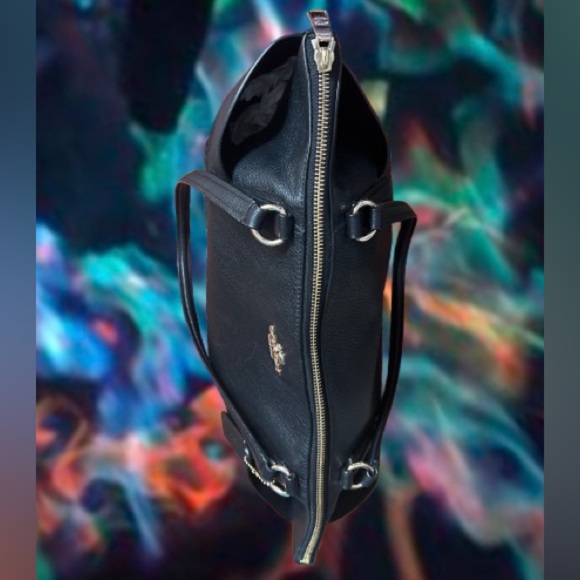 Coach Black Tote Bag with Spacious Design and Sturdy Handles - Picture 5 of 10